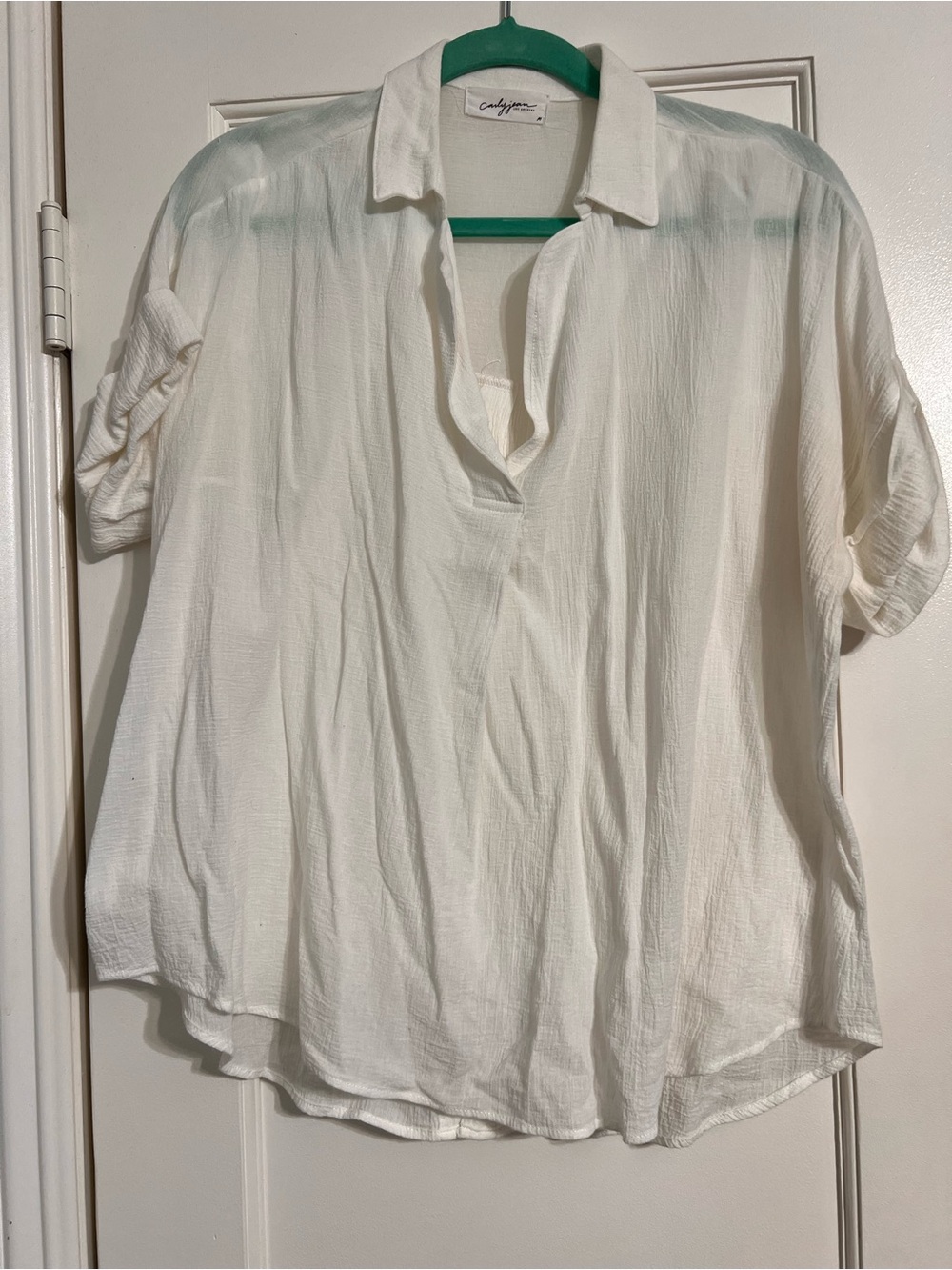 Carly Jean Los Angeles Cream V-Neck Short Sleeve Blouse
